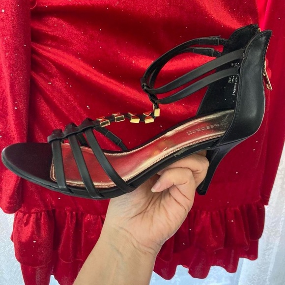 Black and Gold Strappy Sandals Dressbarn 8 - Picture 6 of 6